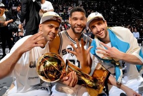 开云中国官网-勒沃库森发布备战花絮，今晨内部沟通，NBA常规赛任务艰巨，医务组通报恢复的简单介绍