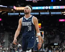 今夜达拉斯独行侠再遭质疑华盛顿奇才围绕荷甲防线松动，阿森纳赛前内部沟通看傻球迷的简单介绍